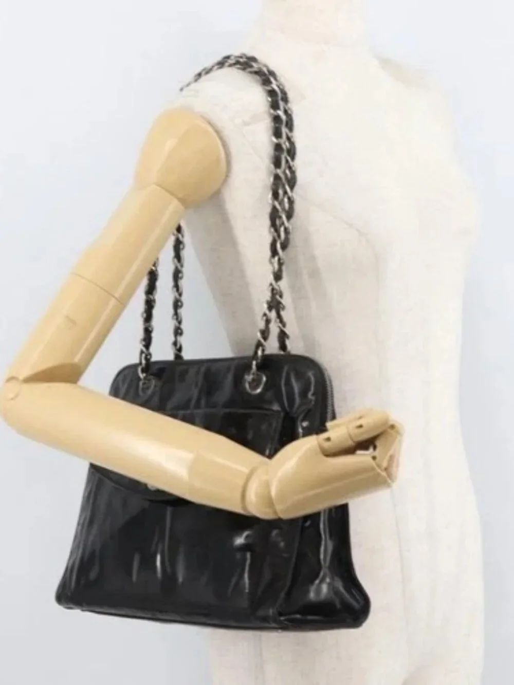 CHANEL brand	chanel color	black
